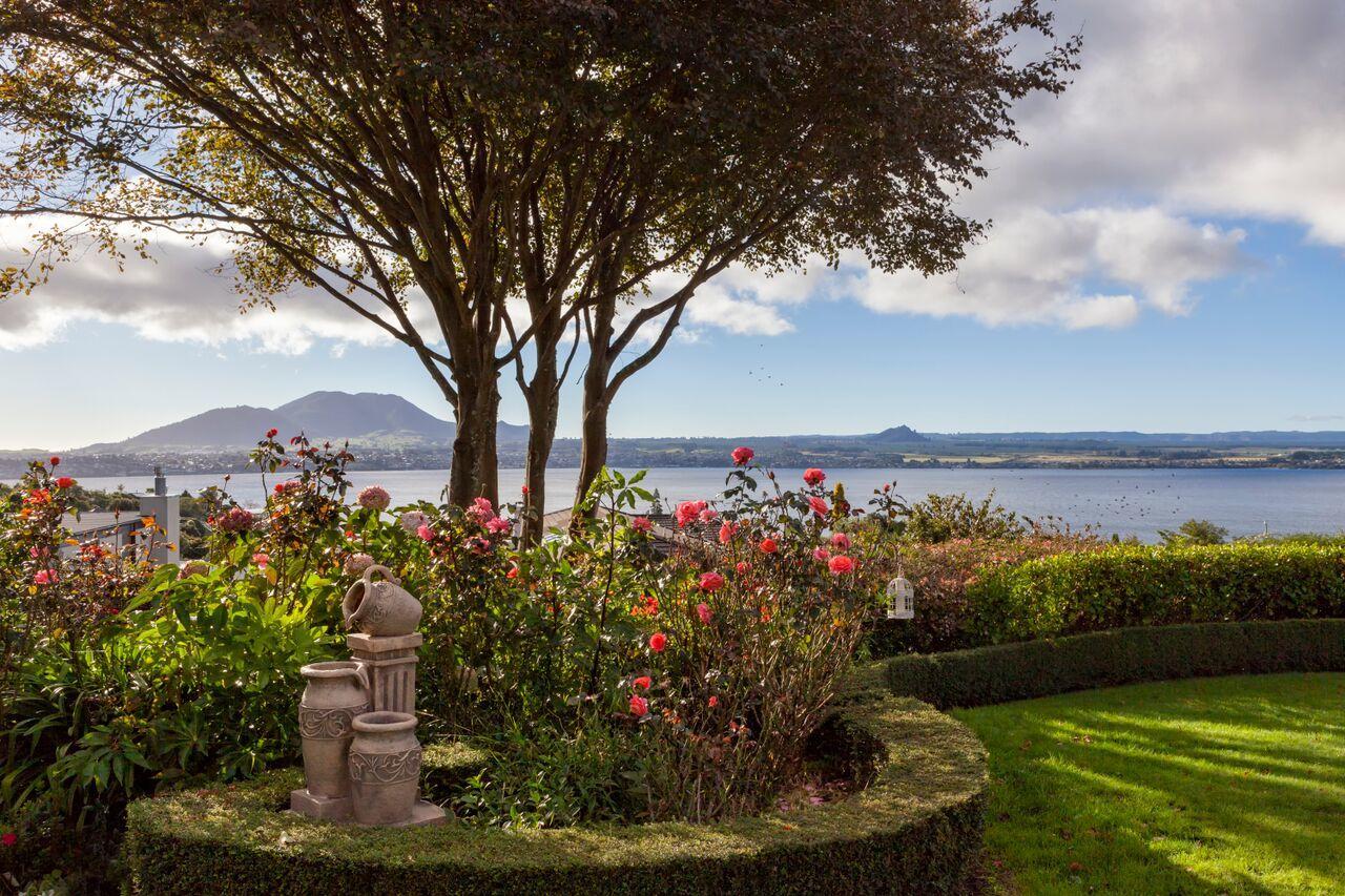 Bellevue Boutique Lodge Taupo Exterior photo