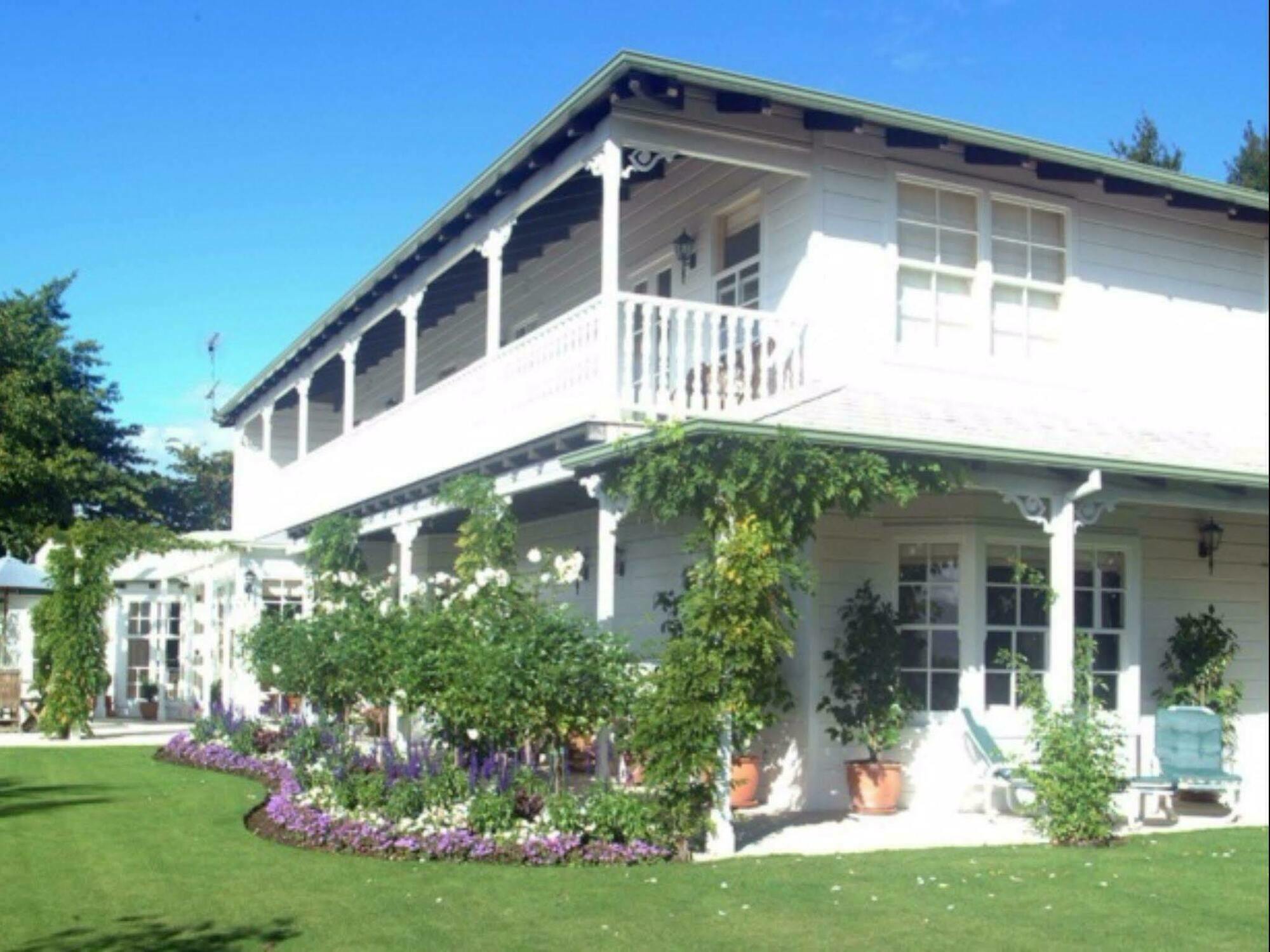 Bellevue Boutique Lodge Taupo Exterior photo